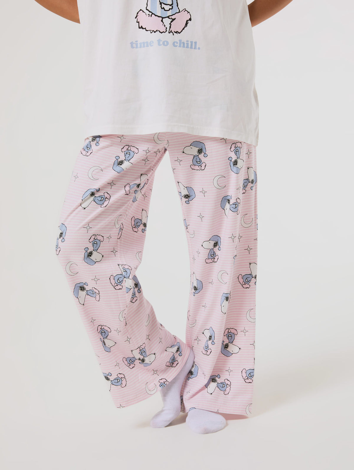 Peanuts x Skinnydip Snoopy Chill T-Shirt and Trouser Set with Eye Mask - Image 6