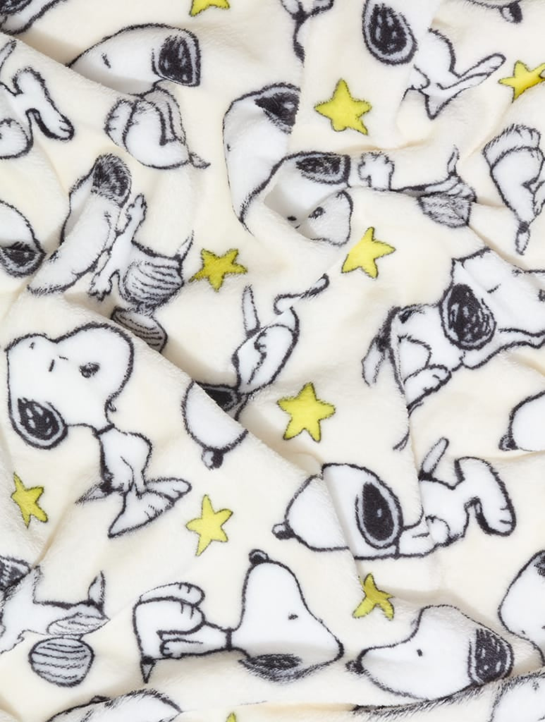Peanuts x Skinnydip Snoopy Star Blanket