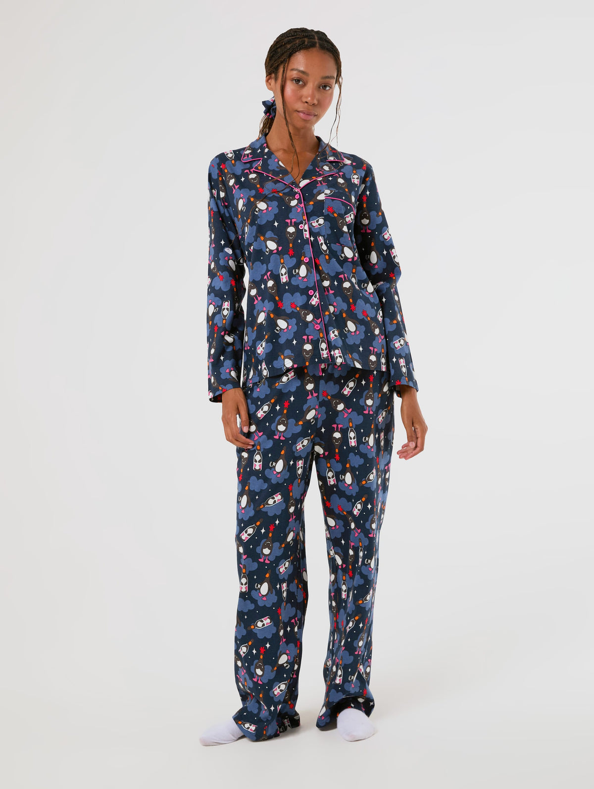 Wallace & Gromit x Skinnydip Feathers Pyjama set with Scrunchie - Image 6